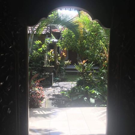 Family Guest House Ubud  Bagian luar foto