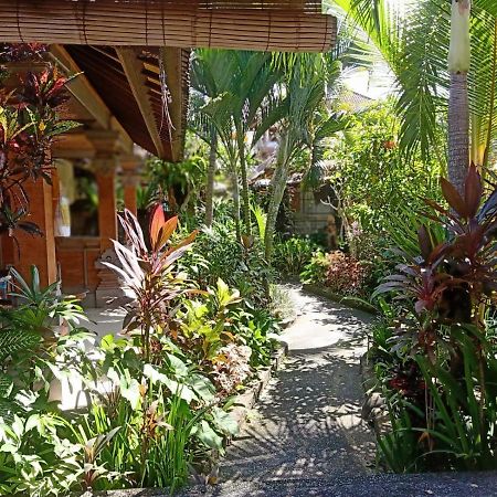 Family Guest House Ubud  Bagian luar foto