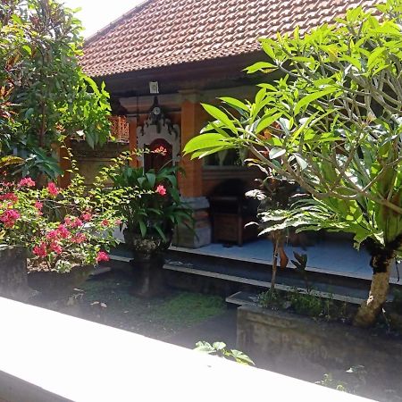 Family Guest House Ubud  Bagian luar foto