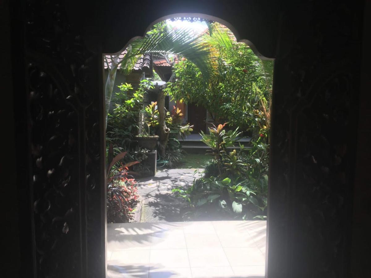 Family Guest House Ubud  Bagian luar foto