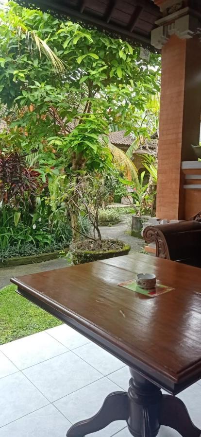 Family Guest House Ubud  Bagian luar foto
