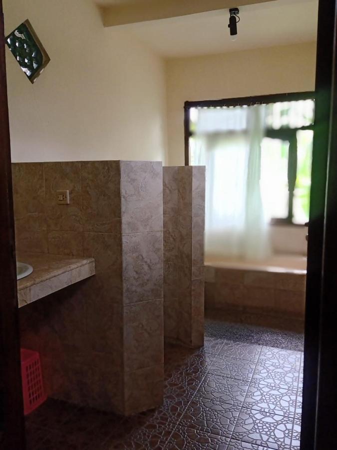 Family Guest House Ubud  Bagian luar foto